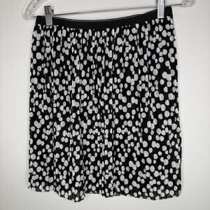 Xhilaration Women’s Short Skirt Size Med Black White Polka Dots Elastic Waist